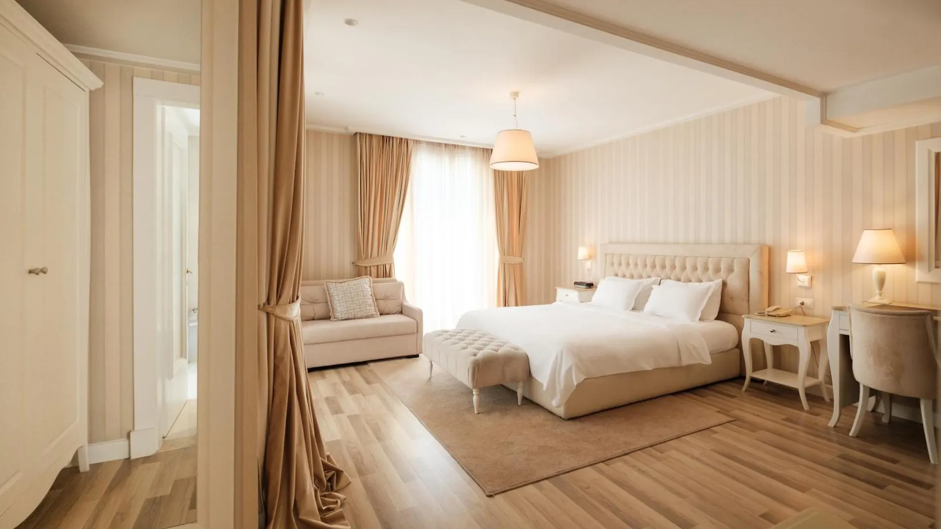 Palace Hotel & Spa Dıraç 5*,  Arnavutluk